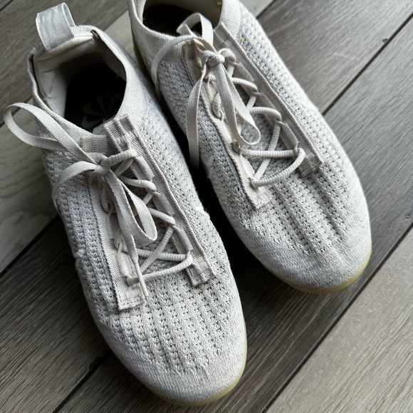 Nike Women's Air VaporMax 2021 Flyknit Shoes | Size: 7 | Pre-Owned Condition - Picture 5 of 7